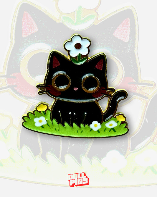 GATO NEGRO PRADERA