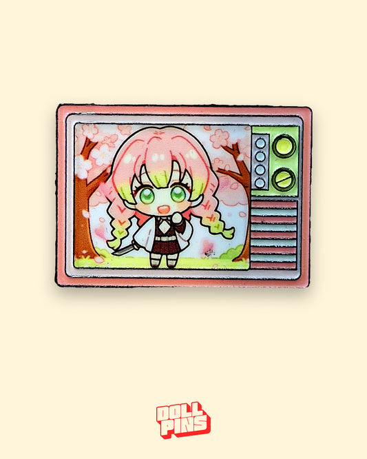 MITSURI KANROJI EN TELEVISOR RETRO